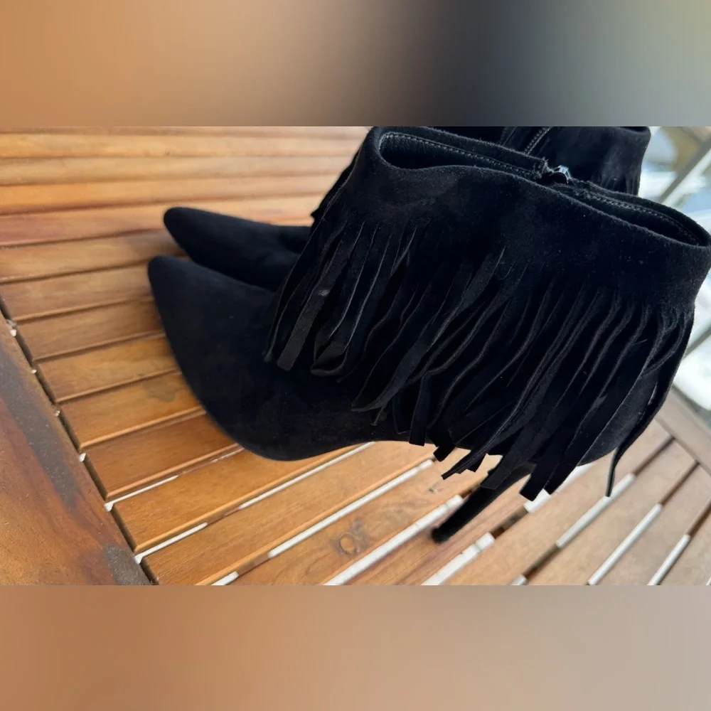 Stuart Weitzman Fringe Times Black Suede Ankle Boots Size 7 Boho Booties